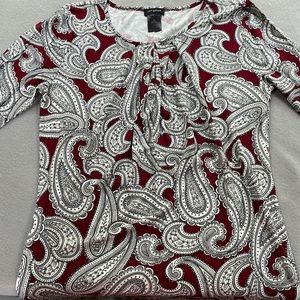Ann Taylor size XS red and white paisley 1/2 sleeve shirt